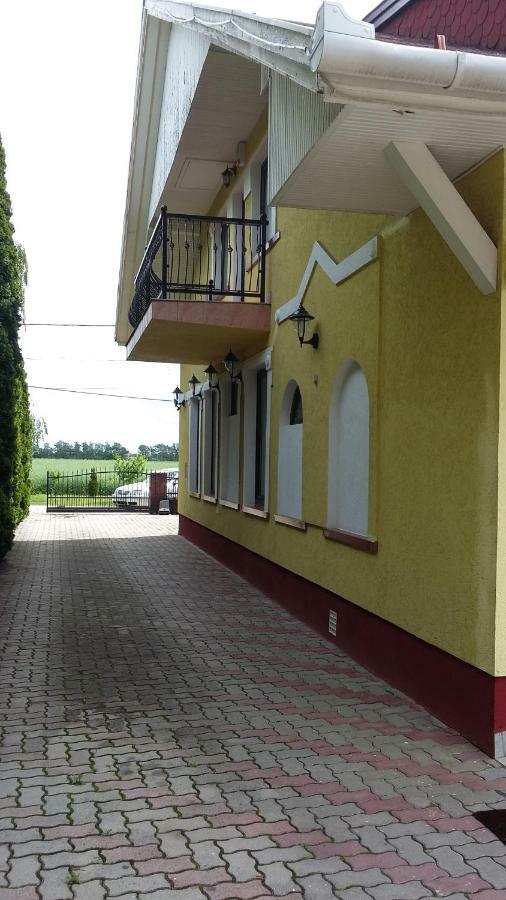 Hotel Napfürdő Vendégház Mezőkövesd Exterior foto